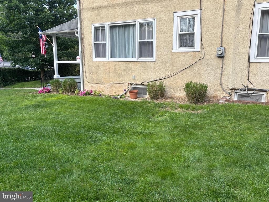 132 Plant Avenue - Photo 2