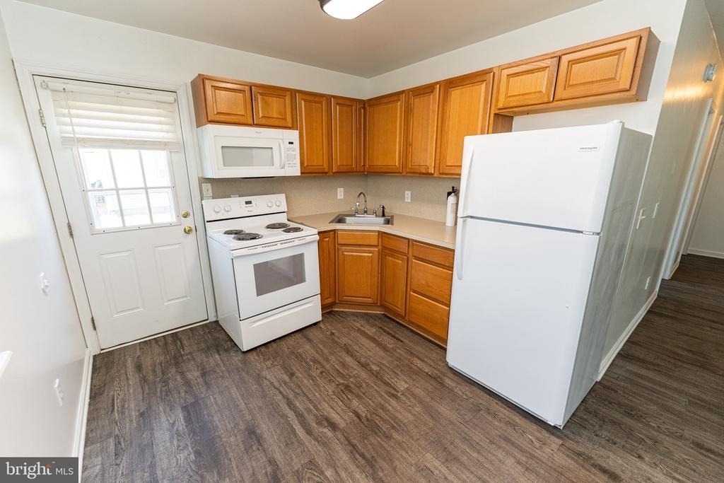 30704 Hampden Avenue - Photo 12