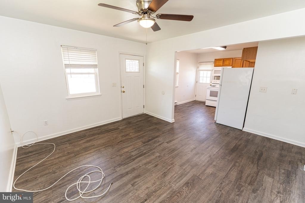 30704 Hampden Avenue - Photo 6