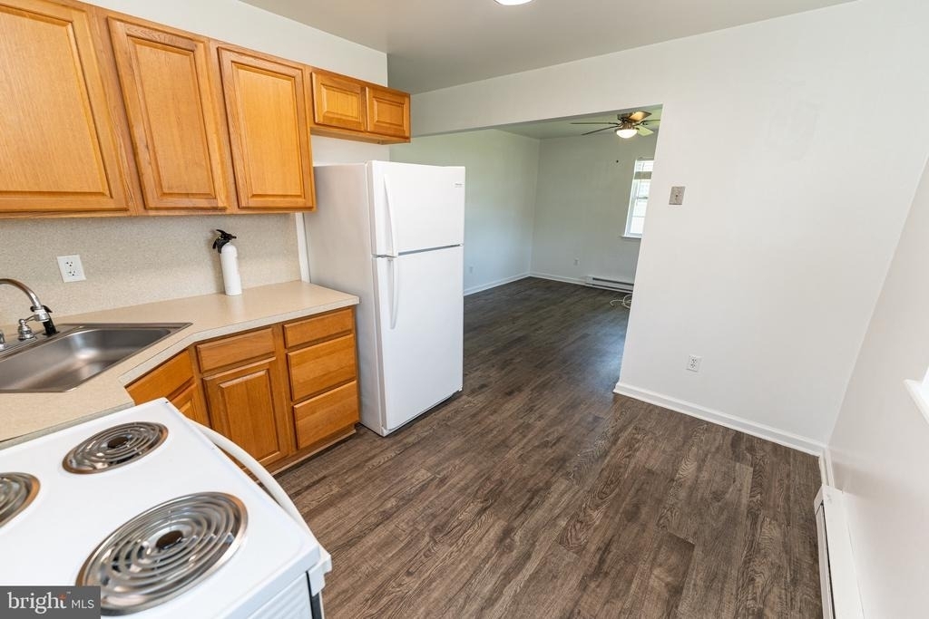 30704 Hampden Avenue - Photo 11