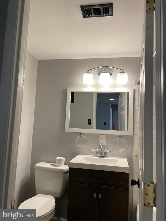 7248 Donnell Place - Photo 10