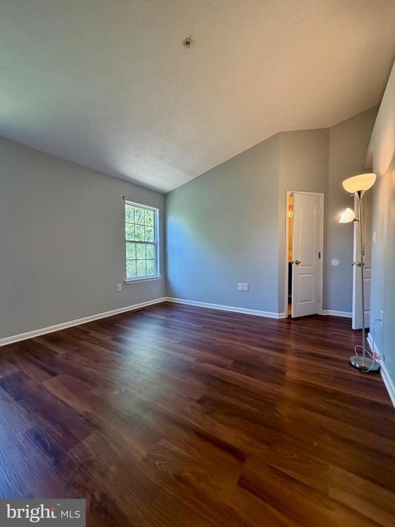 9804 Royal Commerce Place - Photo 9