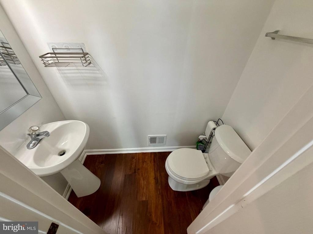 9804 Royal Commerce Place - Photo 7