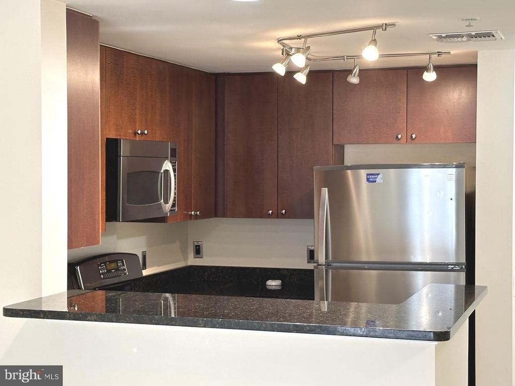 930 Wayne Avenue - Photo 7