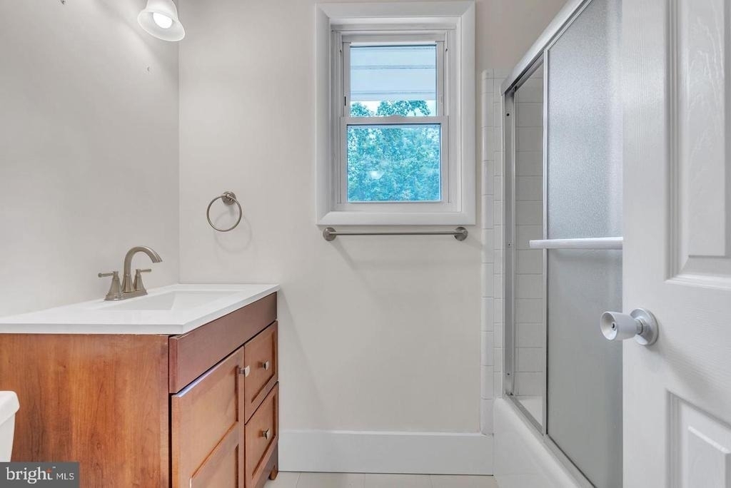 10911 Chandler Road - Photo 34