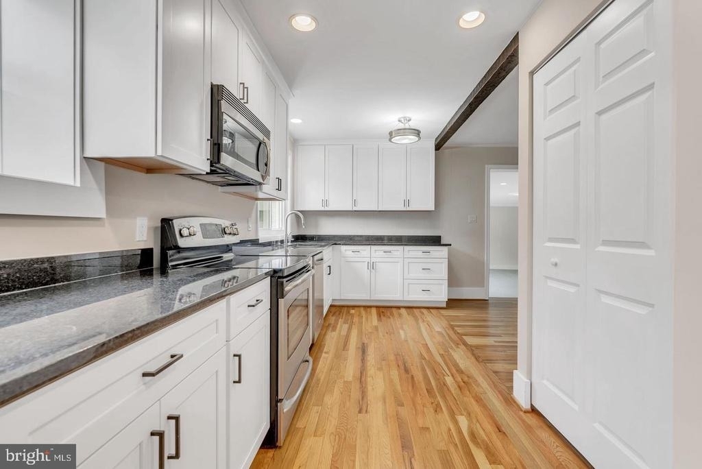 10911 Chandler Road - Photo 12