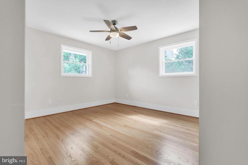 10911 Chandler Road - Photo 32