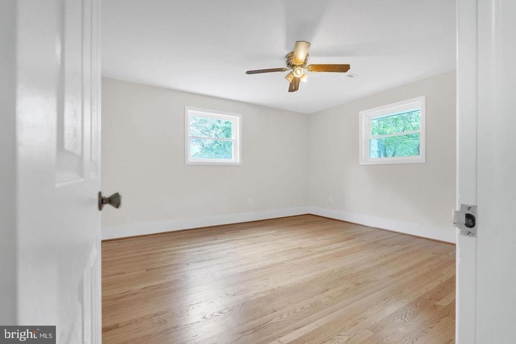 10911 Chandler Road - Photo 35