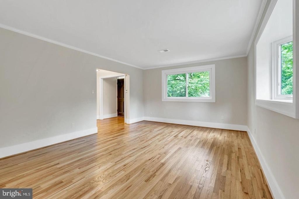 10911 Chandler Road - Photo 8