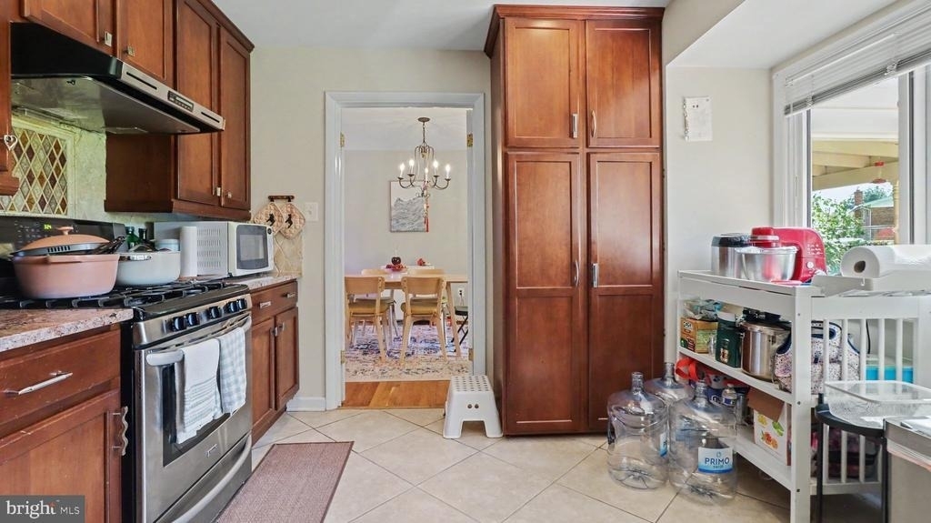 9912 Pomona Drive - Photo 9