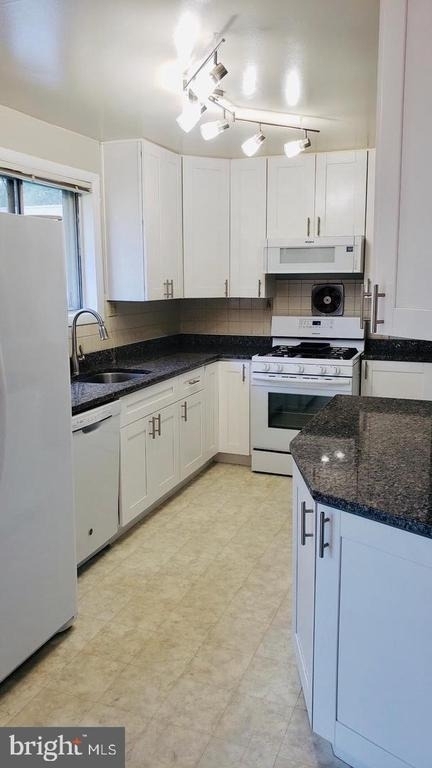 13000 Arctic Avenue - Photo 6