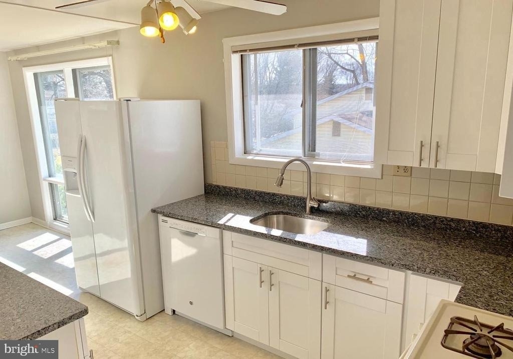 13000 Arctic Avenue - Photo 7