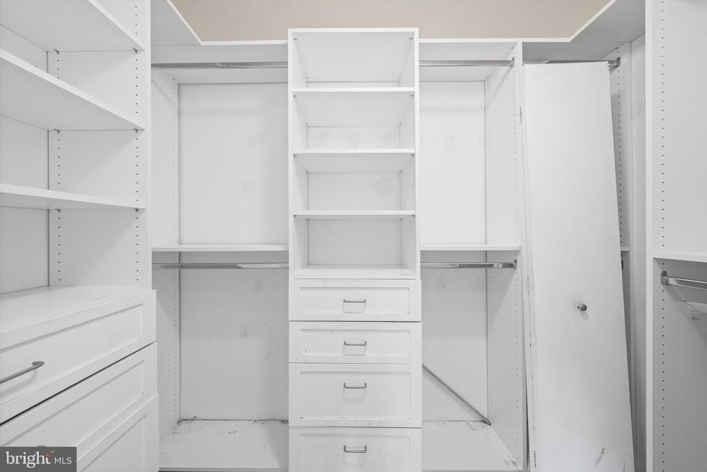 18304 Streamside Drive - Photo 5