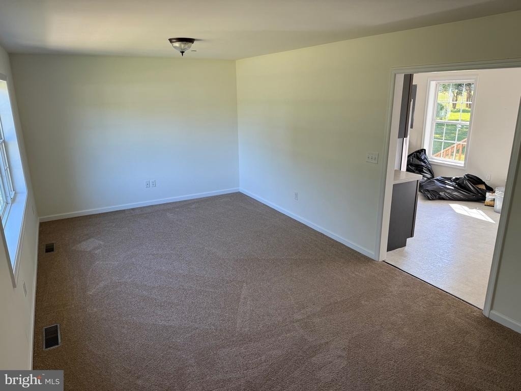 1010 Twin Court - Photo 4