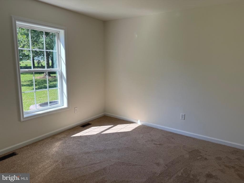 1010 Twin Court - Photo 11