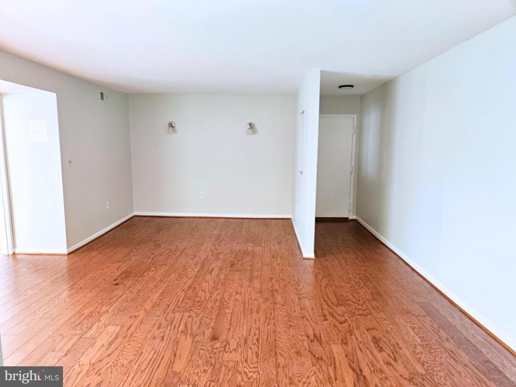 9653 Whiteacre Road - Photo 5