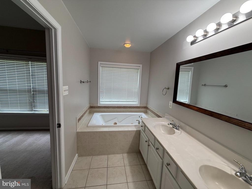 10292 Chestnut Park Lane - Photo 13