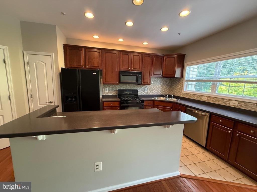 10292 Chestnut Park Lane - Photo 2