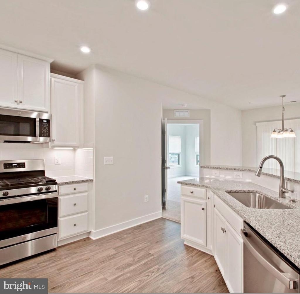 10010 Ruffian Way - Photo 17