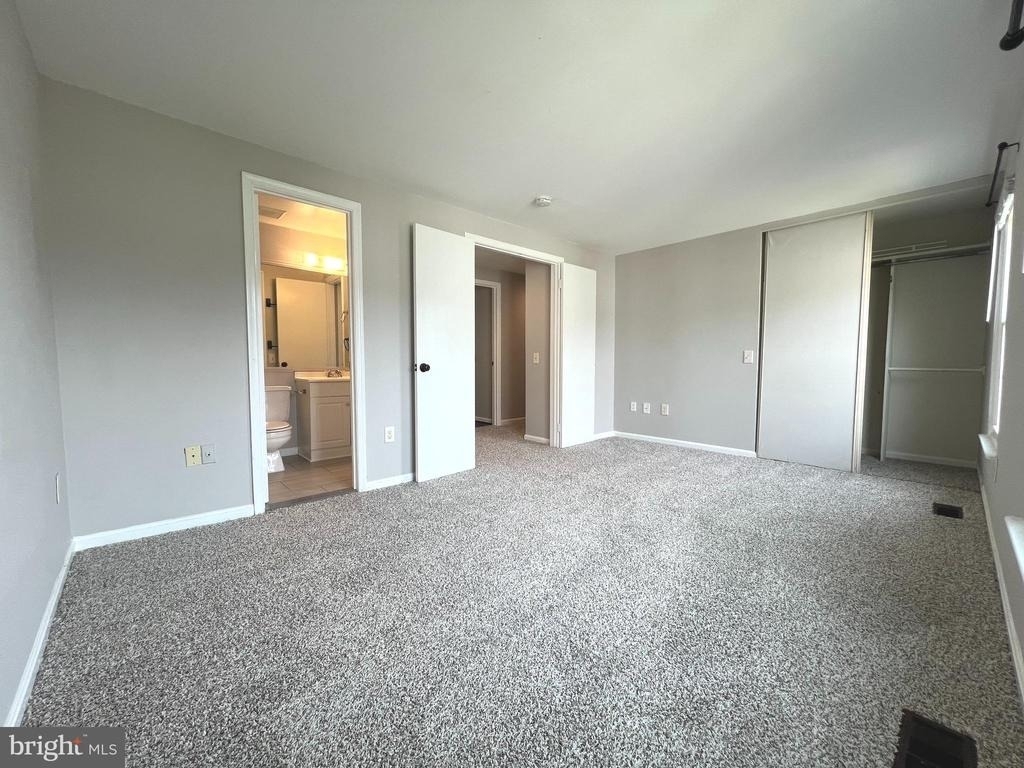 1679 Colonial Way - Photo 11