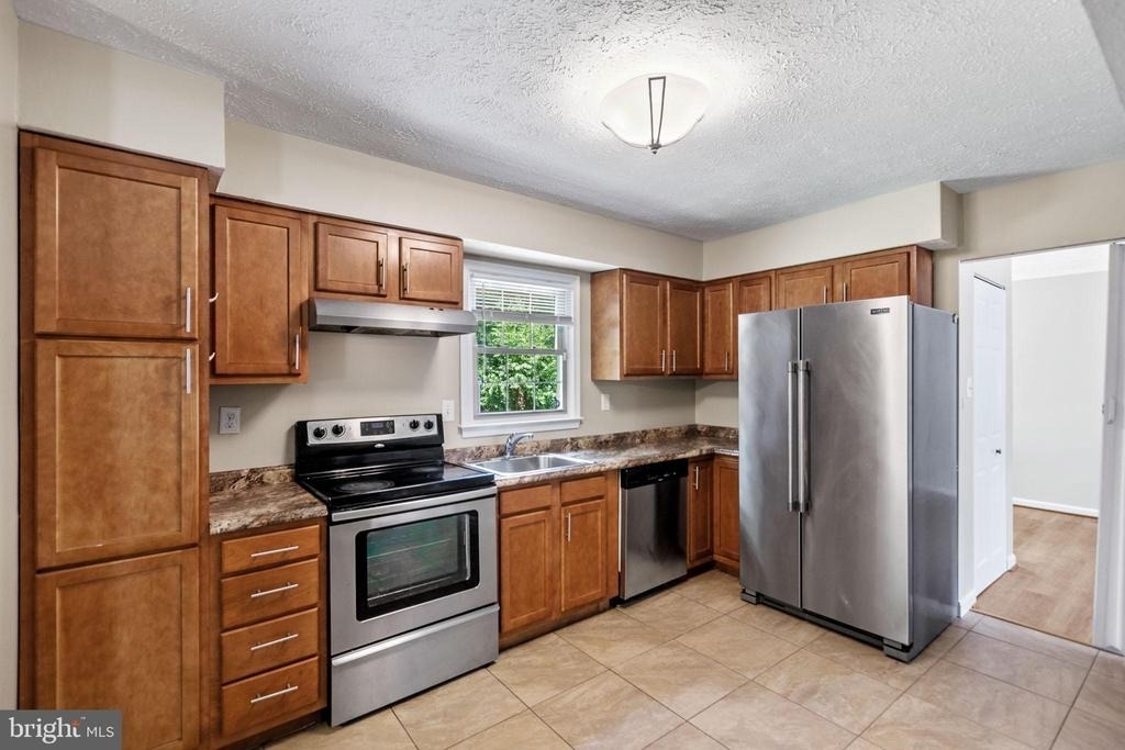 2324 Kent Court - Photo 8