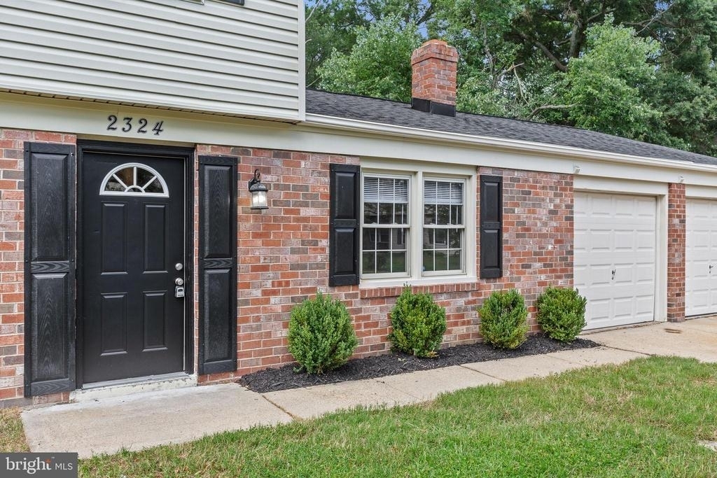 2324 Kent Court - Photo 0