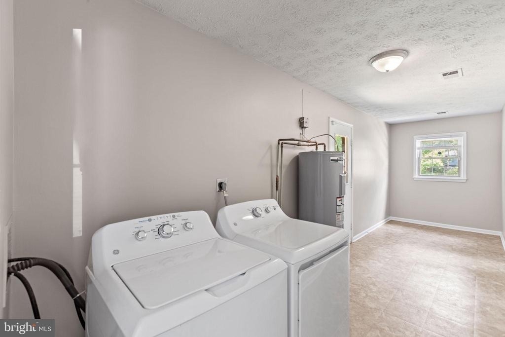 2324 Kent Court - Photo 15