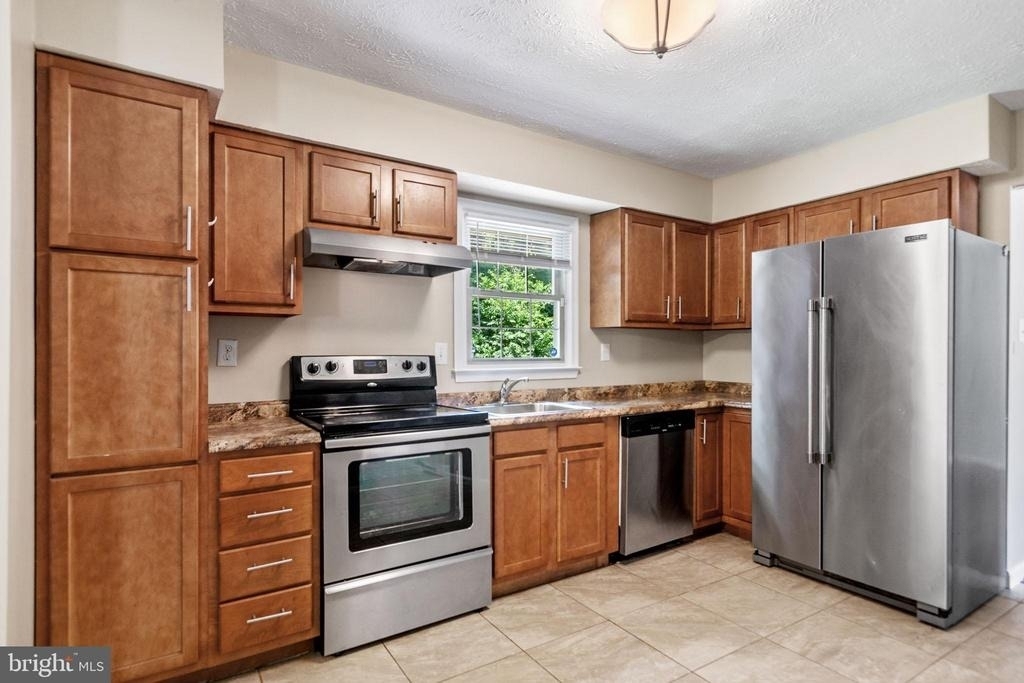 2324 Kent Court - Photo 9