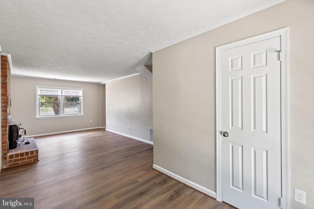 2324 Kent Court - Photo 13