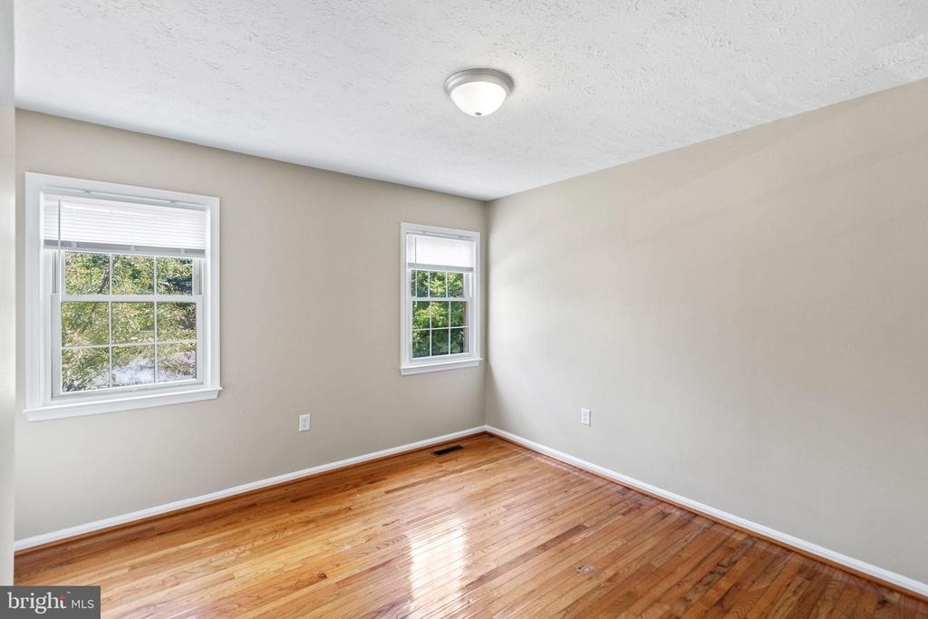2324 Kent Court - Photo 18