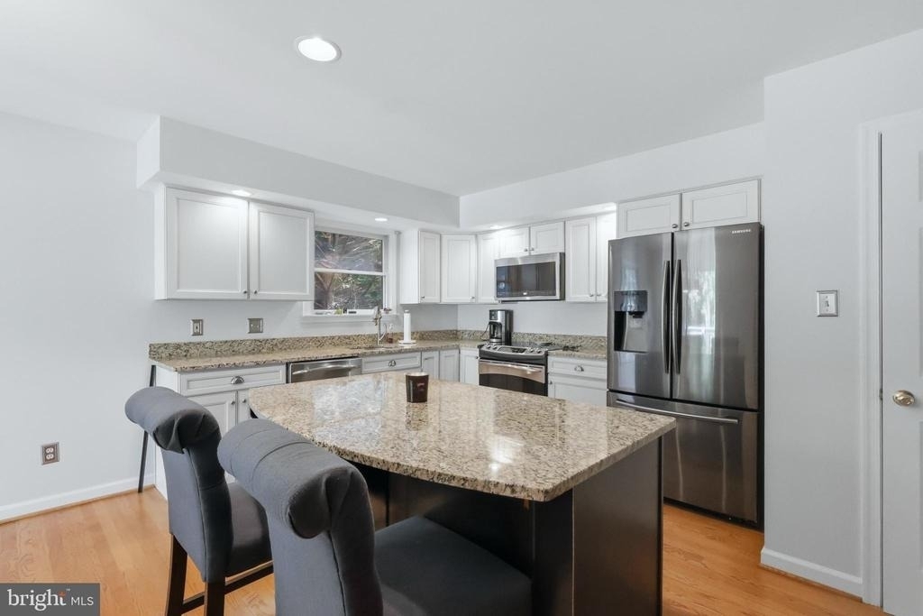 900 Hickory Circle - Photo 5