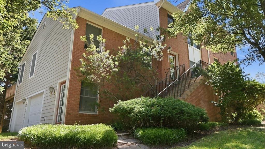 900 Hickory Circle - Photo 1