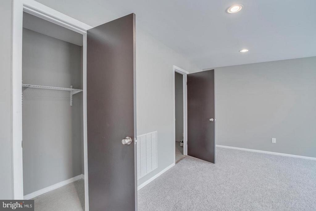 8018 Valley Manor Road - Photo 19