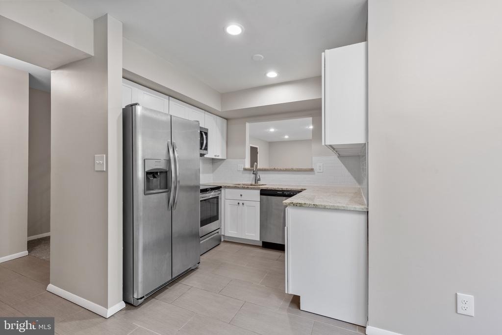 8018 Valley Manor Road - Photo 12