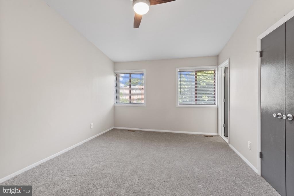 8018 Valley Manor Road - Photo 32