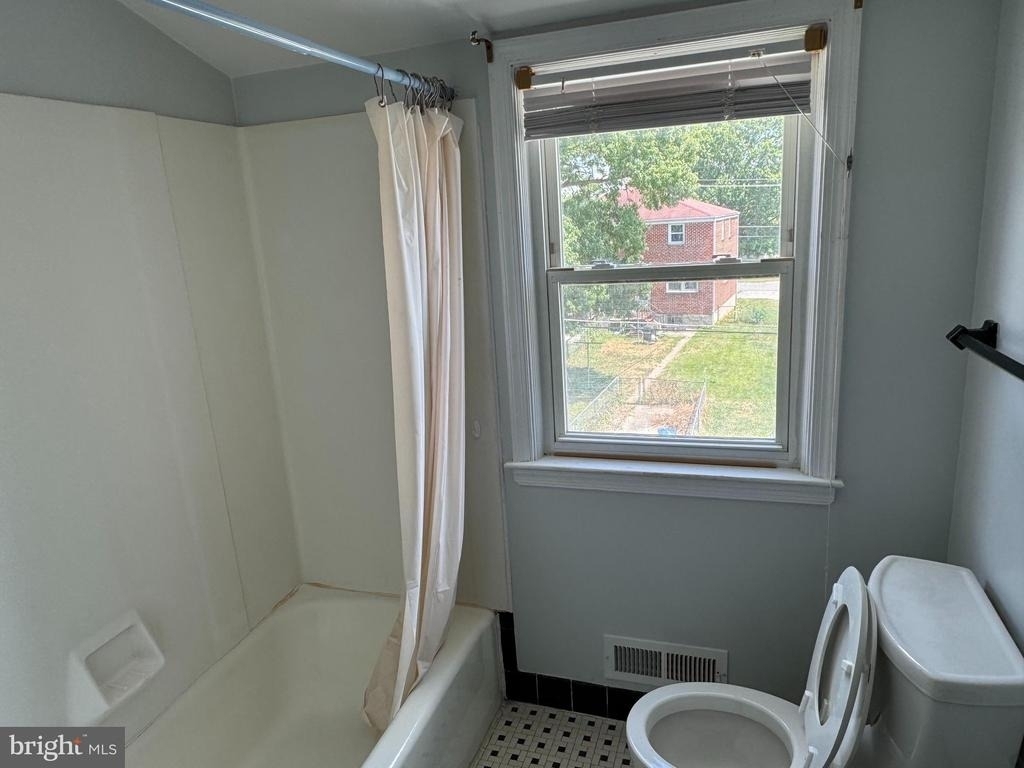 5143 Westland Boulevard - Photo 1