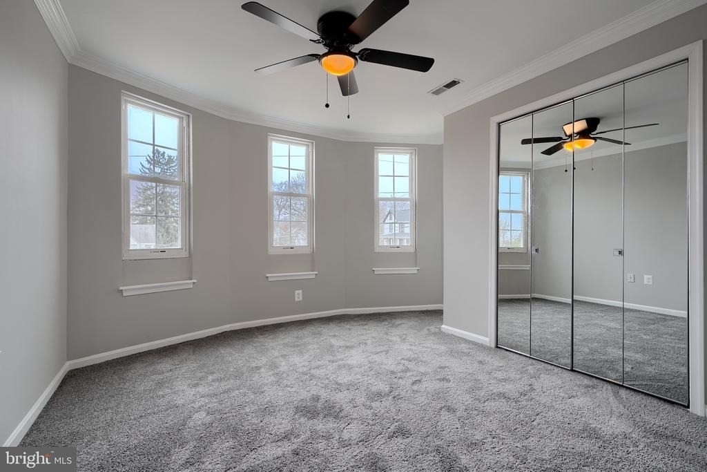 1727 Magnolia Avenue - Photo 2