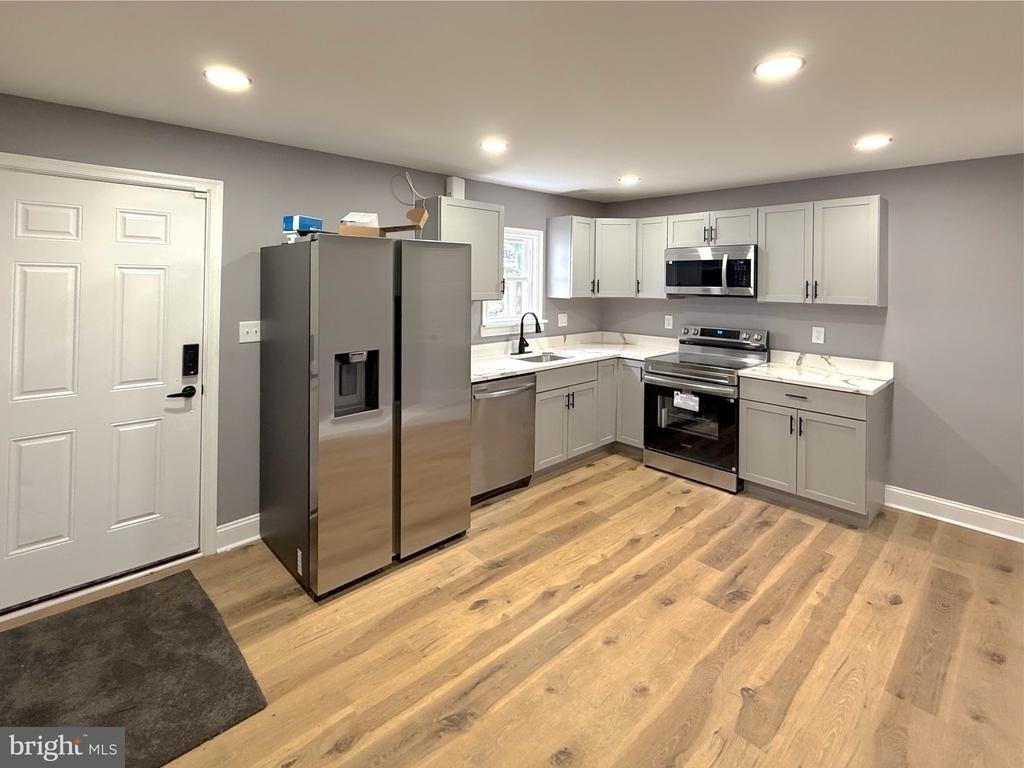 3703 6th Street - Photo 3
