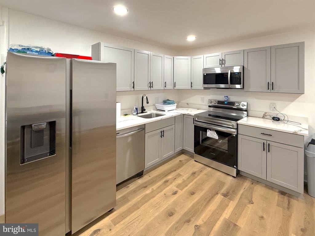 3703 6th Street - Photo 6