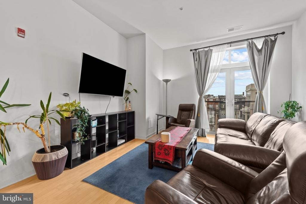 1209 N Charles Street - Photo 8