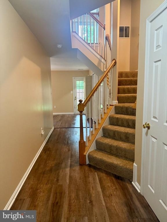 2202 Commissary Circle - Photo 2