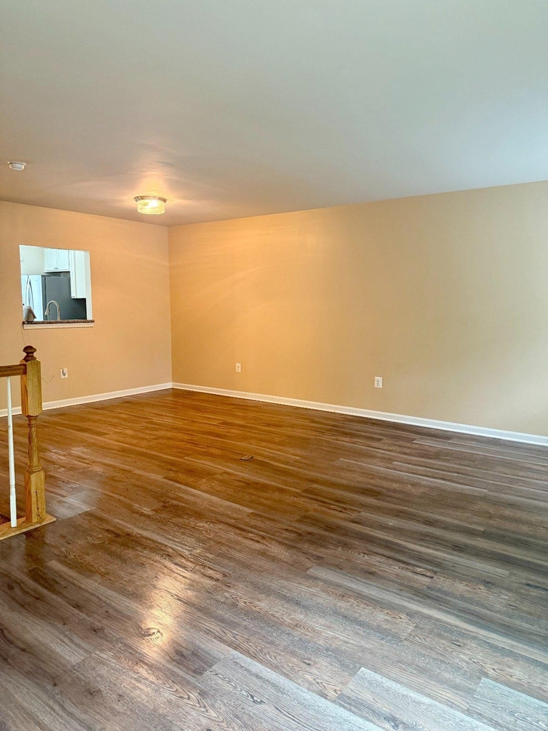 2202 Commissary Circle - Photo 7