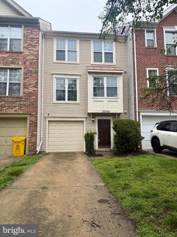 2202 Commissary Circle - Photo 0