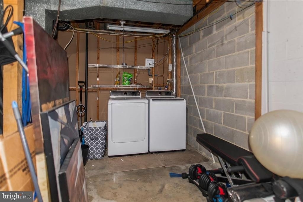 1754 Castleford Square - Photo 9