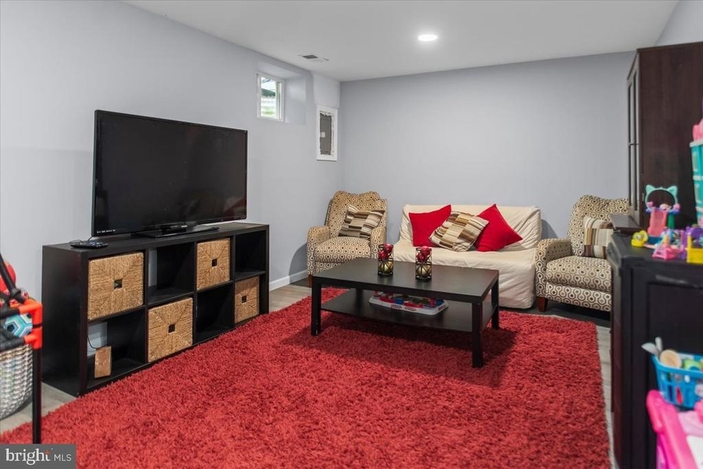 1754 Castleford Square - Photo 8
