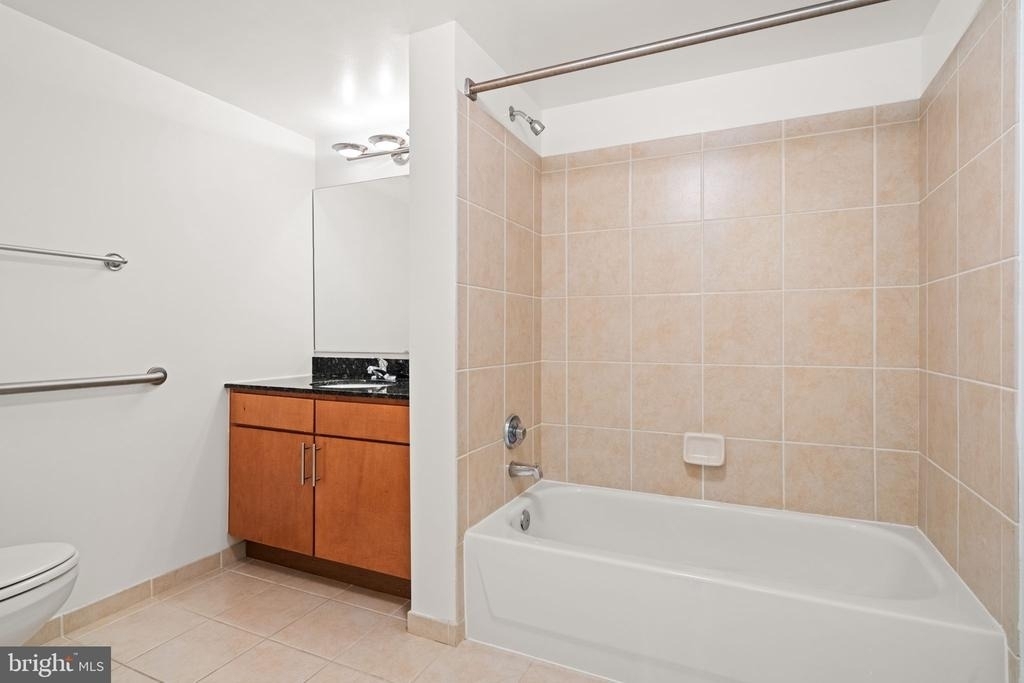 915 E Street Nw - Photo 8
