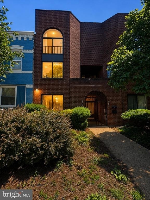 406 15th Street Se - Photo 2