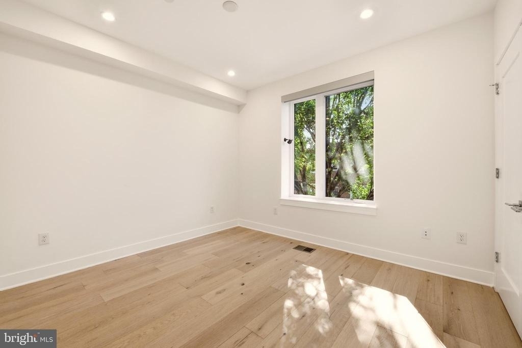 1023 16th Street Ne - Photo 15