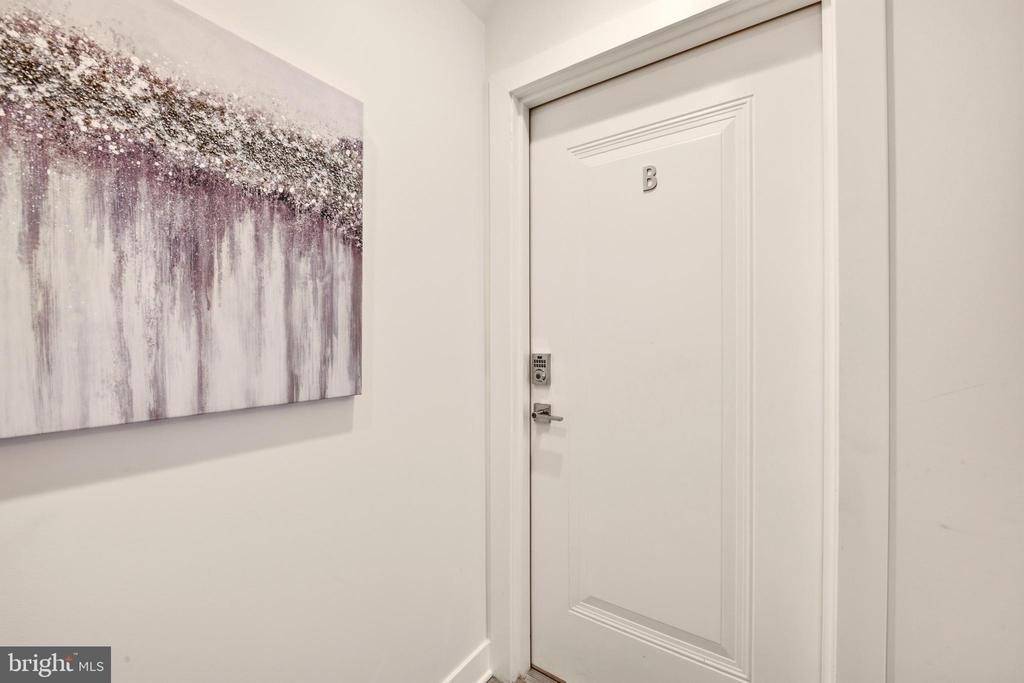 1023 16th Street Ne - Photo 2