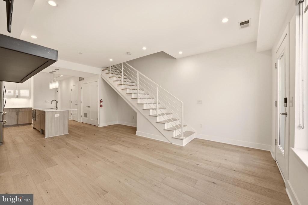 1023 16th Street Ne - Photo 10